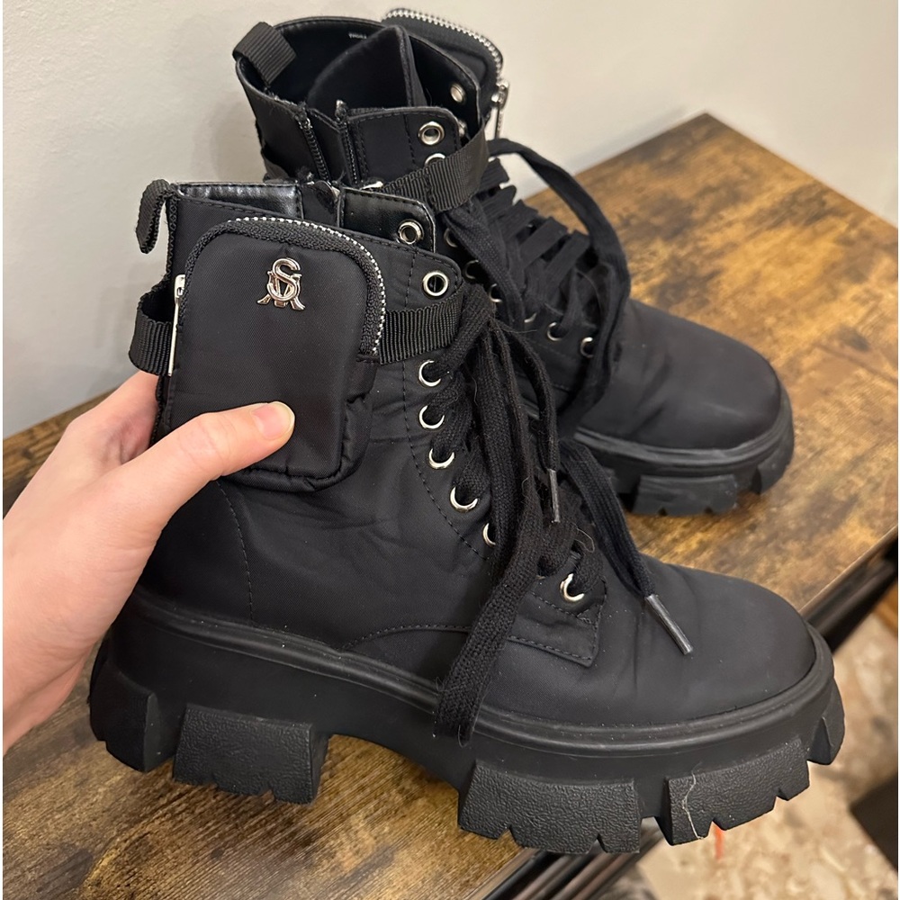 Steve Madden Women’s Size 6.0 Thora-P Zip Pocket Lace-Up Boot